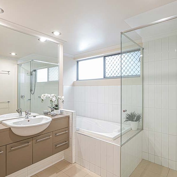 bribie island apartment 3 bathroom