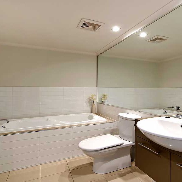 bribie island holiday unit bathroom